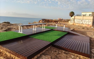 LA CONCEJALÍA DE PLAYAS REALIZA TRABAJOS DE RESTAURACIÓN EN LAS ZONAS DE DESCANSO DE LAS CALAS DE TORREVIEJA