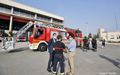EL PARQUE DE BOMBEROS DE TORREVIEJA REFUERZA SU PARQUE MÓVIL CON UNA NUEVA AUTO ESCALERA DE 32 METROS DE ALTURA