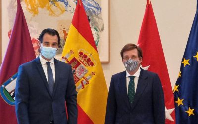EL ALCALDE DE TORREVIEJA SE REÚNE CON EL ALCALDE DE MADRID EN EL PALACIO DE CIBELES