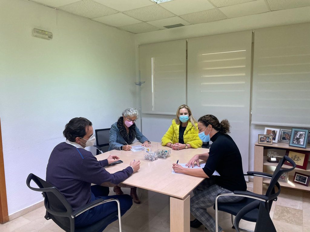 Firma de convenio agamed rosario chazarra y alimentos solidarios