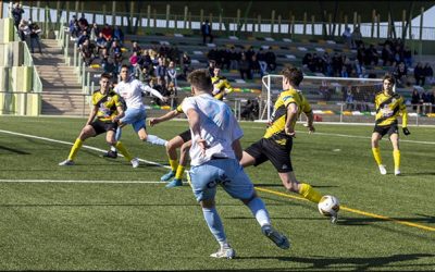 El Torrevieja acaba la primera vuelta líder, pese a empatar con el Crevillente en casa (2-2)