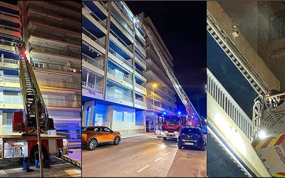 Los bomberos intervienen por la caída de cascotes de una cornisa