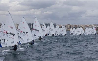 Martina Reino lidera el nacional ILCA 6 en Torrevieja