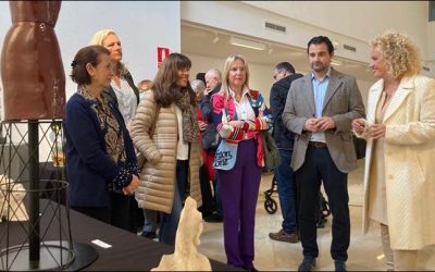 Inaugurada la exposición de cerámica en el centro cultural Virgen del Carmen, con más de 300 piezas hechas a mano