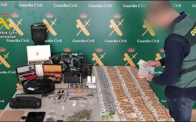 La Guardia Civil de Torrevieja desarticula un punto de venta de drogas junto a una academia para escolares