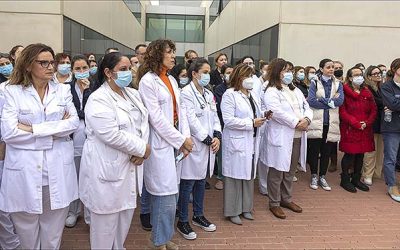 La Conselleria de Sanidad retira la demanda contra el convenio del personal laboral fijo del área de salud de Torrevieja