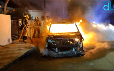 Dos coches quedan calcinados la misma noche en Torrevieja