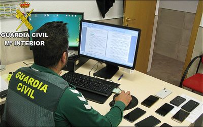 Dos detenidos en Torrevieja y Guardamar por estafar a 71 personas por Internet