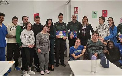 Apanee recibe a los nuevos miembros de la Comandancia de la Guardia civil del puesto principal de Torrevieja