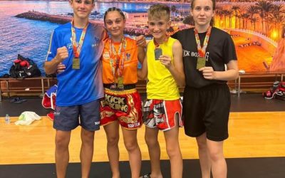 ¡Éxito rotundo! El Club Taekwondo Torrevieja arrasa en el Spanish Open de Kickboxing con diez medallas.