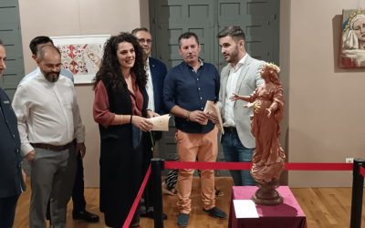 Artistas Torrevejenses Brillan en la Exposición “Piedad, semblanzas de una coronación” en Alicante.