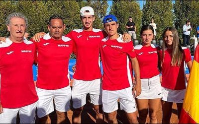 Charo Esquiva y David Pérez, representando a Torrevieja en el Campeonato Europeo de Tenis