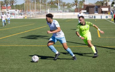 El SC Torrevieja CF sufre una derrota en los últimos instantes ante el Mutxamel CF.