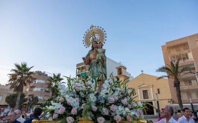 Las Fiestas de La Mata culminan con la Procesión de la Virgen del Rosario y una emotiva Misa de Campaña