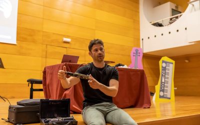 El Conservatorio de Torrevieja Inicia la Semana de Santa Cecilia con un Taller de Luthier