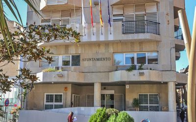 El Pleno aprueba la reanudación del cobro de tasas por uso de espacios públicos en Torrevieja