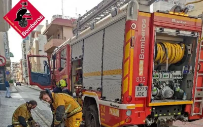 Intervención Rápida de Bomberos en Incendio de Edificio en Torrevieja