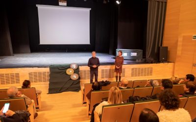Arranque Exitoso del Programa Cinecrítico en la UNED de Torrevieja con “Tres Anuncios en las Afueras”