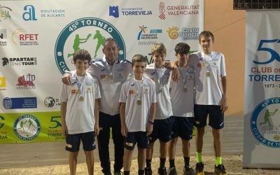 El Club de Tenis Torrevieja Triunfa: Campeones Infantiles Masculinos en la Comunidad Valenciana