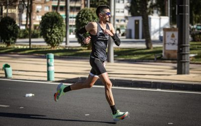 El Club de Atletismo Puerto de Torrevieja Brilla en la Maratón de Murcia