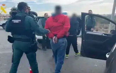 Tres Primos Arrestados por Tráfico de Drogas en Torrevieja