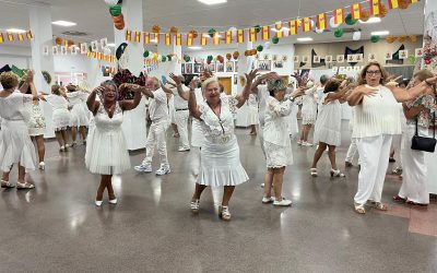 Noche mágica de San Juan en el Centro Polivalente de La Mata con la “Fiesta Blanca”