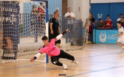 Andoni Benavente Expósito, portero de Torrevieja, logra el ascenso a la segunda división española con el Zambú CFS Pinatar