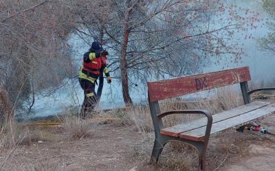 Controlado Incendio en Zona de Monte en la Urbanización Los Balcones