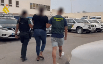 Arrestan a dos personas y una más bajo investigación por estafar a una anciana en Torrevieja