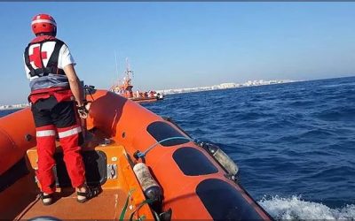 Llega una patera con siete personas a las costas de Torrevieja