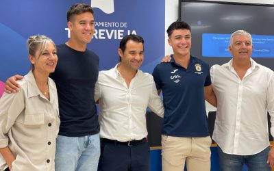 Recepción Oficial a los Remeros Torrevejenses Marco Liarte y Ander Martín tras su Éxito Internacional