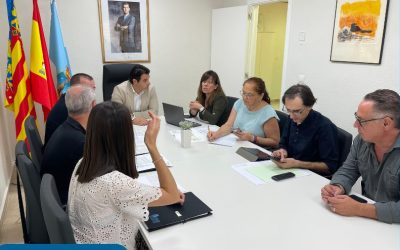 Reunión entre el Alcalde de Torrevieja y el diputado provincial de Infraestructuras para evaluar las obras de renovación del alumbrado público