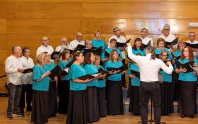 El Festival “Entre Voces y Cuerdas” llena el Palacio de la Música con talento y solidaridad