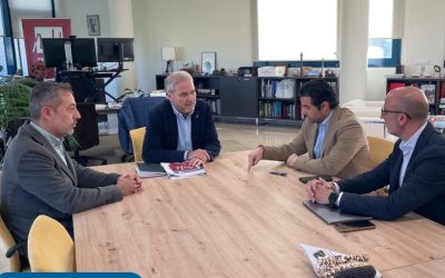La UMH y el Ayuntamiento de Torrevieja impulsan nuevas vías de colaboración para actividades conjuntas