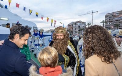 Los Reyes Magos llenaron de magia y alegría las calles de Torrevieja con una Cabalgata espectacular