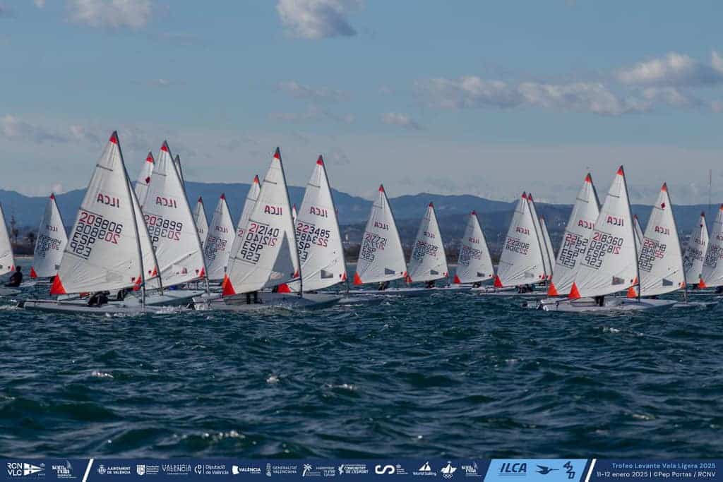 Carlota Ballester y Rodrigo Hernández destacan en el Trofeo Levante de ILCA 4 en el Real Club Náutico de Valencia