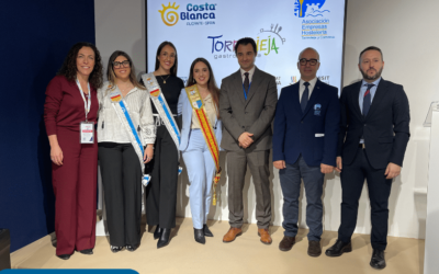 Torrevieja presenta su calendario de actividades 2025 en FITUR, destacando su riqueza gastronómica y cultural