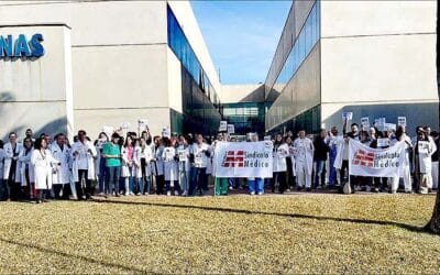 Médicos del Hospital de Torrevieja expresan su desacuerdo con el Estatuto Marco propuesto por el Ministerio de Sanidad