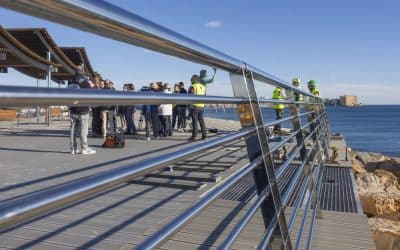 Torrevieja abre otro tramo del paseo renovado del Dique de Levante y ya suma 700 metros accesibles